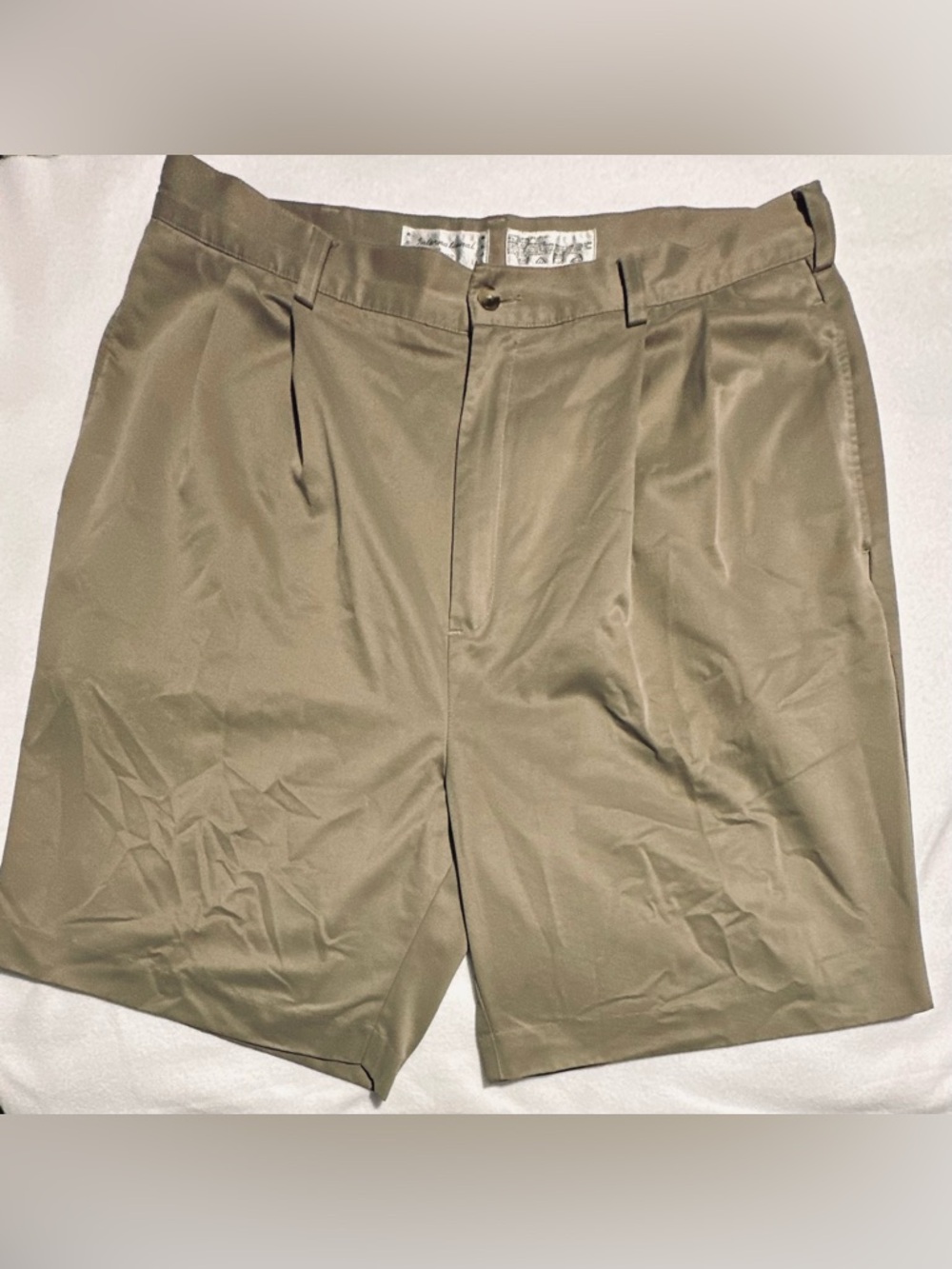 Men's Flat Front Shorts in Olive Khaki - Classic Tailored Style